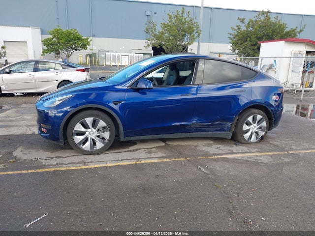 Продажа на аукционе авто 2022 Tesla Model Y Long Range Dual Motor All-wheel Drive, vin: 7SAYGDEE3NA001324, номер лота: 44825390