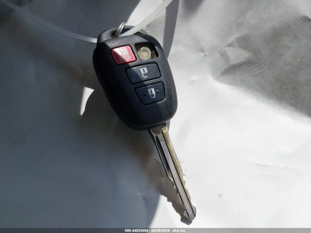 2T1BURHE3GC644528 Toyota COROLLA LE