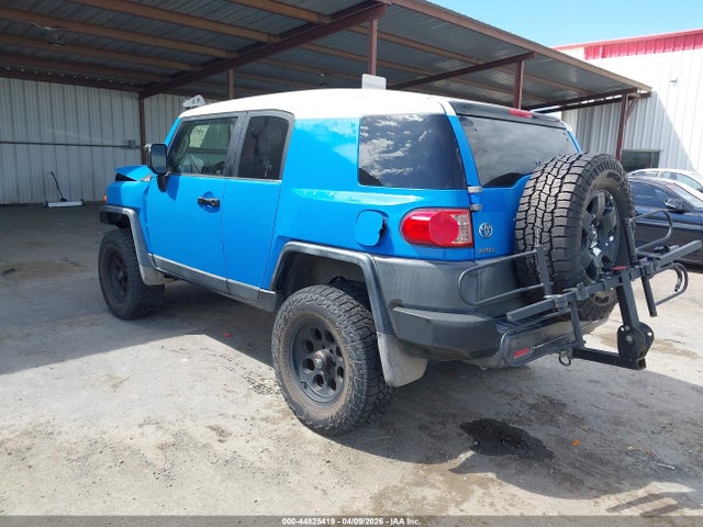 44825419 :رقم المزاد ، JTEBU11F870016118 vin ، 2007 Toyota Fj Cruiser مزاد بيع