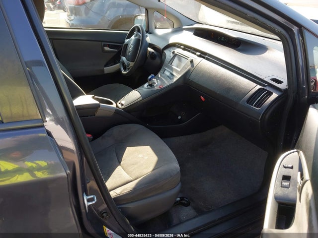 Toyota Prius Two 2015 JTDKN3DU7F0457373 Image 5