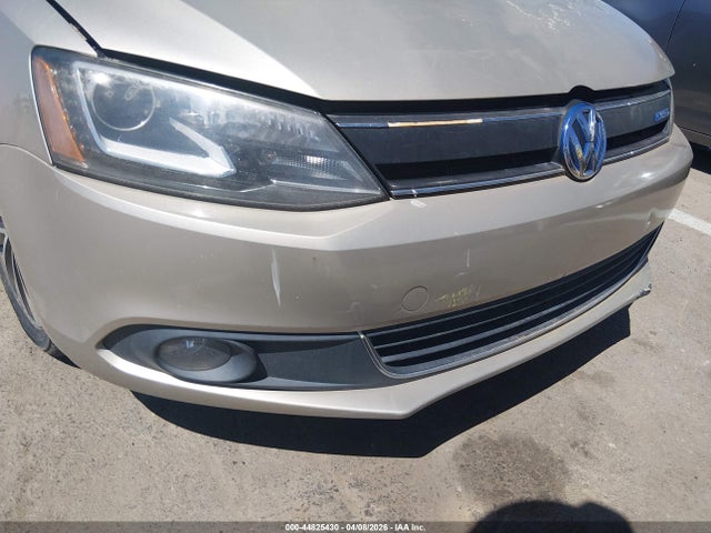 Продажа на аукционе авто 2013 Volkswagen Jetta Hybrid Sel Premium, vin: 3VW637AJ1DM272848, номер лота: 44825430