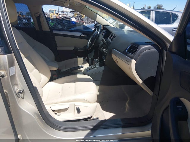 Продажа на аукционе авто 2013 Volkswagen Jetta Hybrid Sel Premium, vin: 3VW637AJ1DM272848, номер лота: 44825430