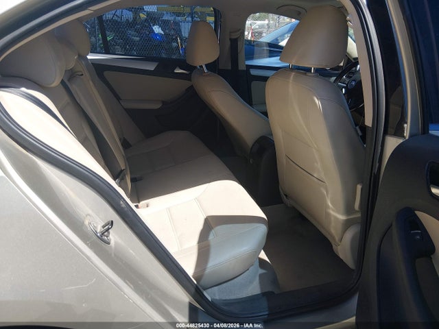Продажа на аукционе авто 2013 Volkswagen Jetta Hybrid Sel Premium, vin: 3VW637AJ1DM272848, номер лота: 44825430