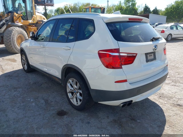 2011 BMW X3 5UXWX7C56BL732851 Photo 2