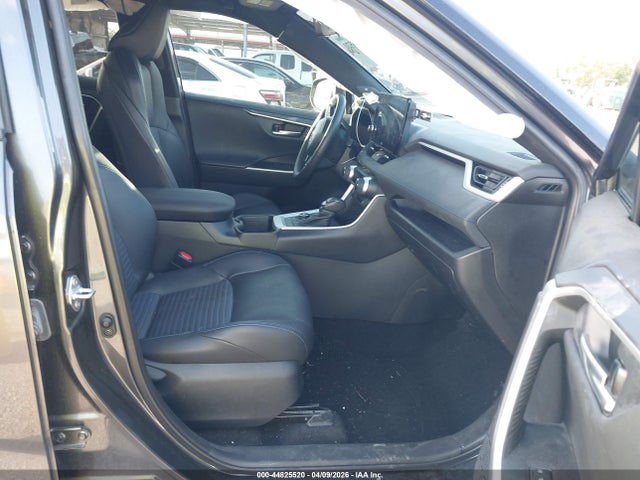 44825520 :رقم المزاد ، 4T3E6RFV6PU117969 vin ، 2023 Toyota Rav4 Hybrid Xse مزاد بيع