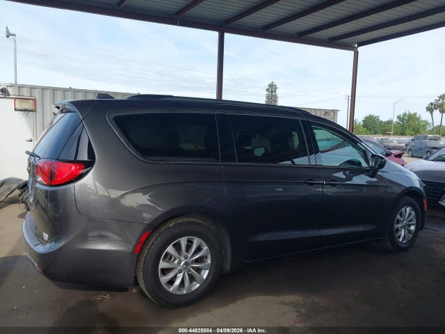 Aukcja sprzedaży 2019 Chrysler Pacifica Touring Plus, vin: 2C4RC1FG1KR644219, numer aukcji: 44825584