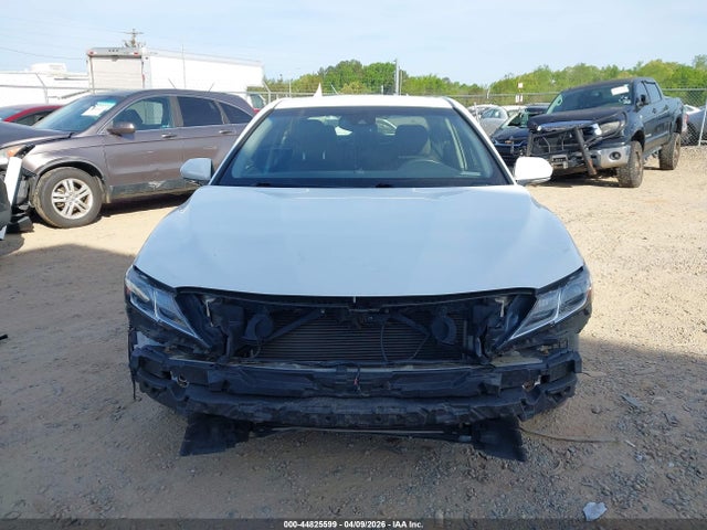 44825599 :رقم المزاد ، JTNB11HK3J3019459 vin ، 2018 Toyota Camry Le مزاد بيع