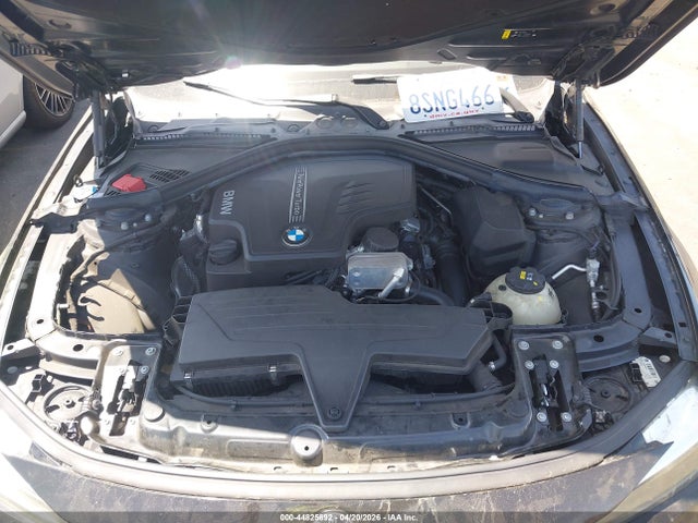 44825692 :رقم المزاد ، WBA8A9C31HK864434 vin ، 2017 Bmw 320i مزاد بيع