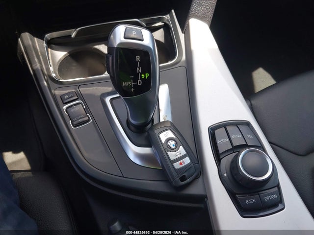 44825692 :رقم المزاد ، WBA8A9C31HK864434 vin ، 2017 Bmw 320i مزاد بيع
