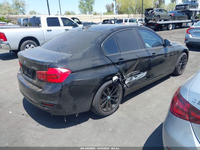 44825692 :رقم المزاد ، WBA8A9C31HK864434 vin ، 2017 Bmw 320i مزاد بيع