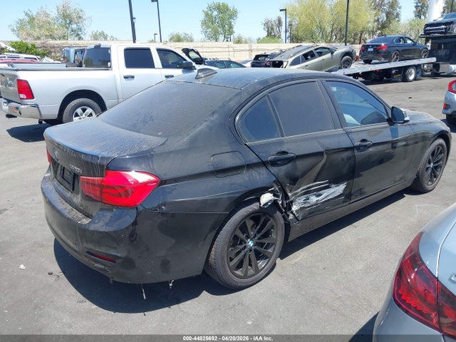 44825692 :رقم المزاد ، WBA8A9C31HK864434 vin ، 2017 Bmw 320i مزاد بيع