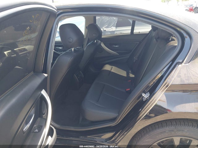 44825692 :رقم المزاد ، WBA8A9C31HK864434 vin ، 2017 Bmw 320i مزاد بيع