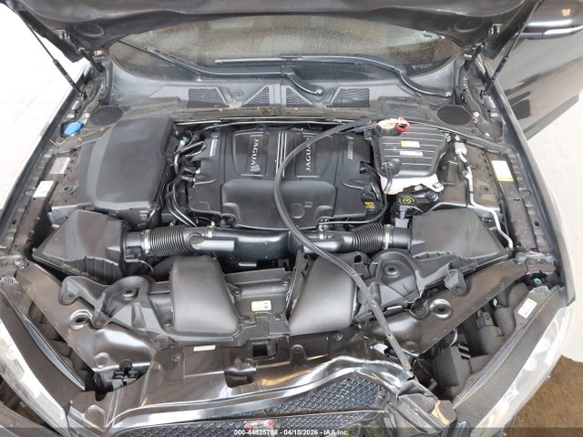 SAJWJ0FF3F8U71588 Jaguar Xf 3.0 Portfolio/3.0 Sport