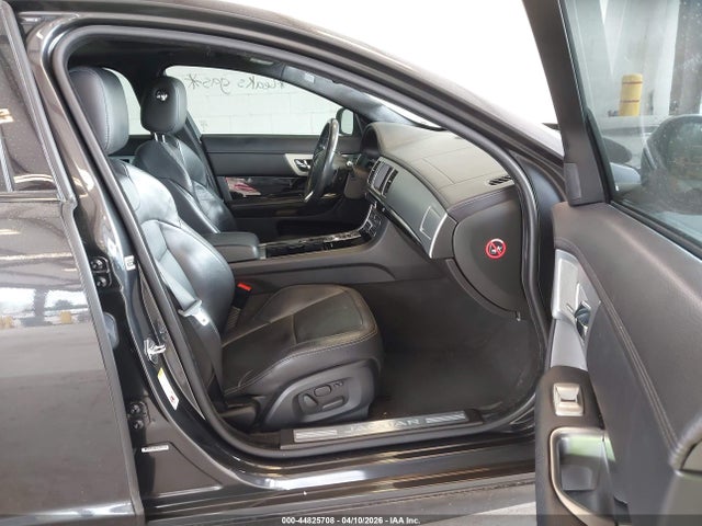 SAJWJ0FF3F8U71588 Jaguar Xf 3.0 Portfolio/3.0 Sport