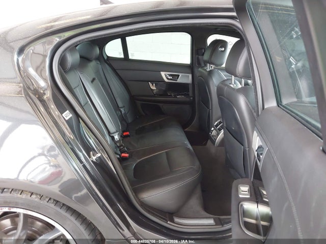 SAJWJ0FF3F8U71588 Jaguar Xf 3.0 Portfolio/3.0 Sport