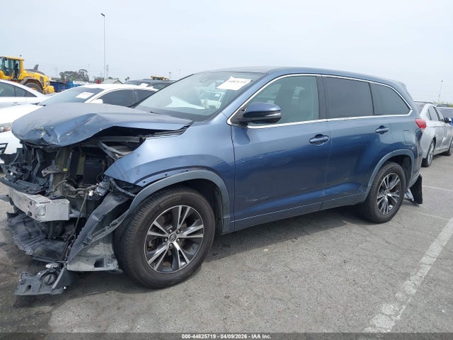 Toyota Highlander Le 2017 5TDZARFH5HS028858 Image 14