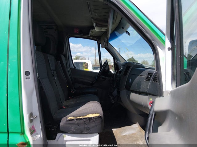 2011 Mercedes-benz Sprinter 2500 Normal Roof მანქანა იყიდება აუქციონზე, vin: WD3PE7CC8B5606614, აუქციონის ნომერი: 44825729