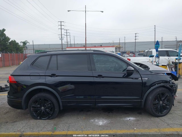 3VVCB7AX1NM107267 Volkswagen Tiguan 2.0t Se R-line Black