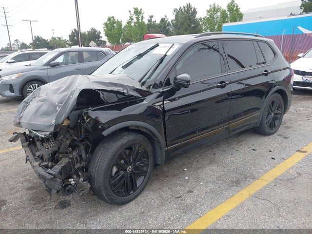 3VVCB7AX1NM107267 Volkswagen Tiguan 2.0t Se R-line Black
