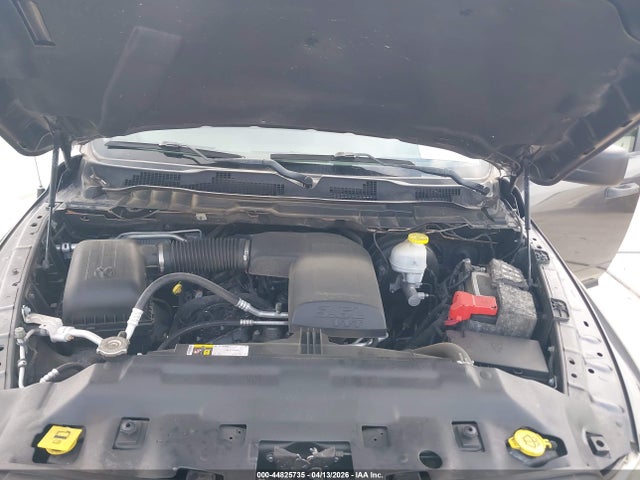 1C6RR6GG1LS105309 RAM 1500 Classic Warlock 4x2 6&#039;4 Box