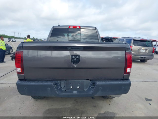 1C6RR6GG1LS105309 RAM 1500 Classic Warlock 4x2 6&#039;4 Box