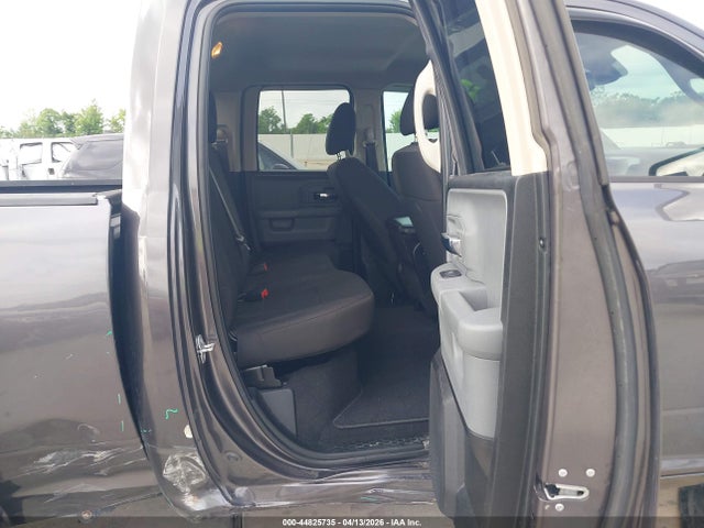 1C6RR6GG1LS105309 RAM 1500 Classic Warlock 4x2 6&#039;4 Box