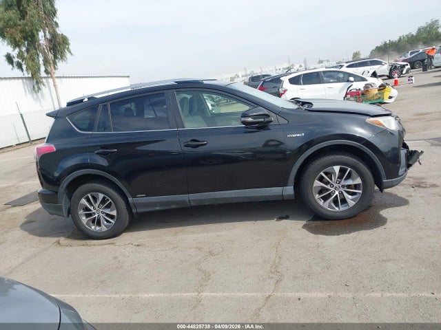 JTMRJREVXHD091621 Toyota Rav4 Hybrid Xle