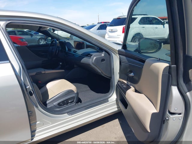 Aukcja sprzedaży 2019 Lexus Es 300h, vin: JTHB21B13K2031568, numer aukcji: 44825750