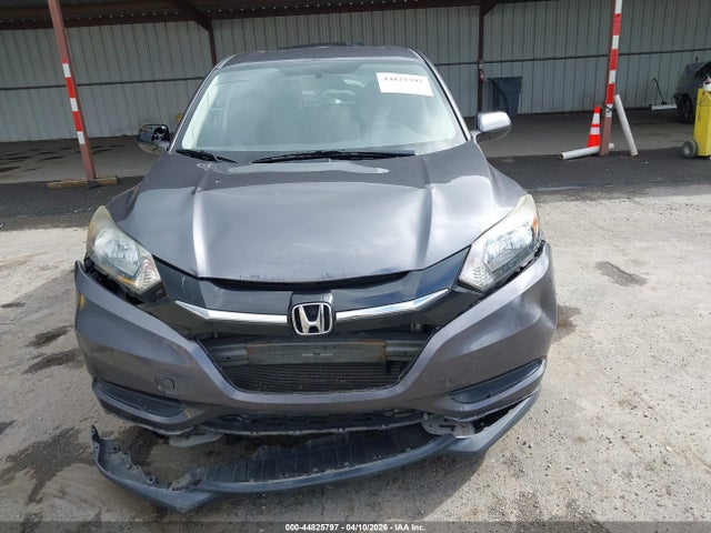3CZRU5H31JM715658 Honda HR-V LX