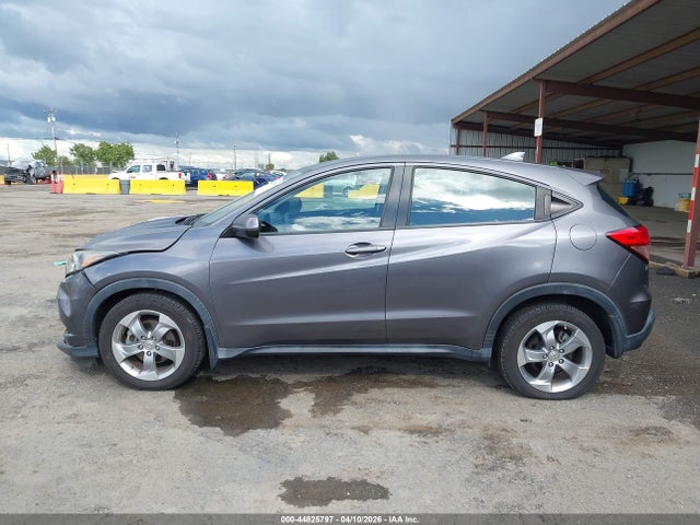 3CZRU5H31JM715658 Honda HR-V LX