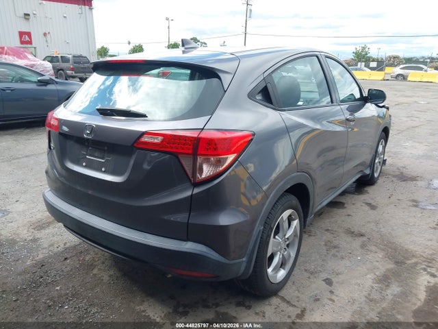 3CZRU5H31JM715658 Honda HR-V LX