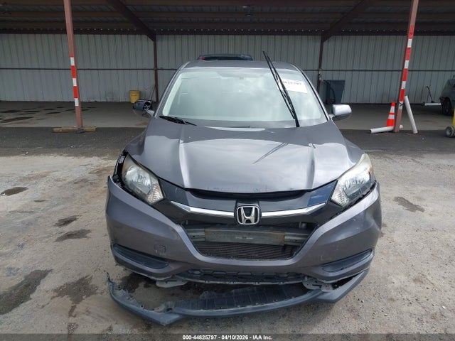 3CZRU5H31JM715658 Honda HR-V LX