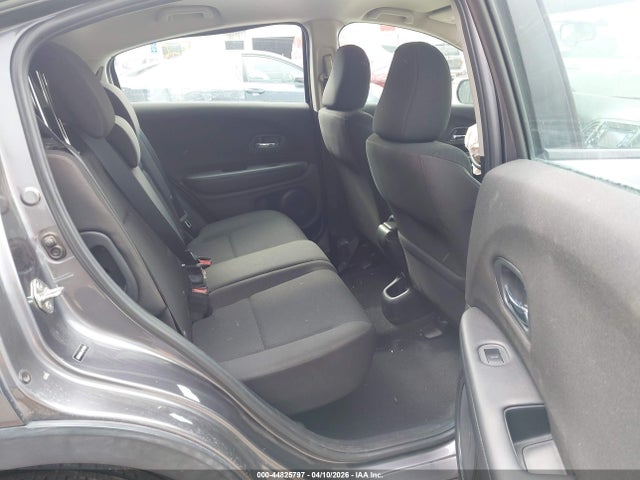 3CZRU5H31JM715658 Honda HR-V LX