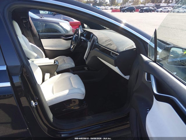 Продаж на аукціоні авто 2016 Tesla Model X 60d/70d/75d/90d/p100d, vin: 5YJXCBE25GF014905, номер лоту: 44825815