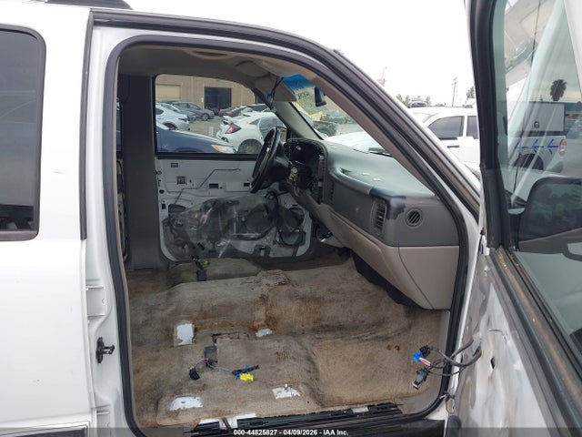 2003 Gmc Yukon Xl 1500 Sle მანქანა იყიდება აუქციონზე, vin: 1GKFK16T73J281616, აუქციონის ნომერი: 44825827