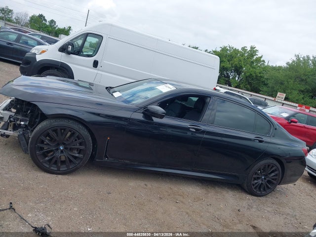 Продажа на аукционе авто 2022 Bmw 750 I Xdrive, vin: WBA7U2C06NCK14553, номер лота: 44825830
