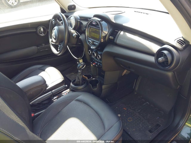 Продажа на аукционе авто 2017 Mini Hardtop Cooper, vin: WMWXP5C36H3C64623, номер лота: 44825834