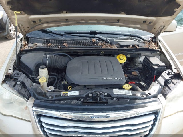 2014 Chrysler Town & Country Touring მანქანა იყიდება აუქციონზე, vin: 2C4RC1BGXER231273, აუქციონის ნომერი: 44825861