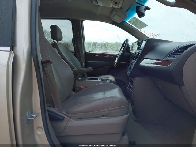 2014 Chrysler Town & Country Touring მანქანა იყიდება აუქციონზე, vin: 2C4RC1BGXER231273, აუქციონის ნომერი: 44825861