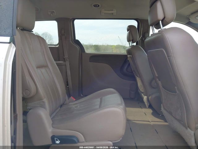 2014 Chrysler Town & Country Touring მანქანა იყიდება აუქციონზე, vin: 2C4RC1BGXER231273, აუქციონის ნომერი: 44825861