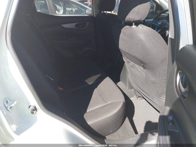 JN1BJ1CRXHW107445 Nissan Rogue Sport S
