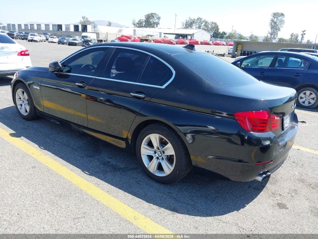 2013 BMW 528I WBAXG5C53DDY32281 Photo 2