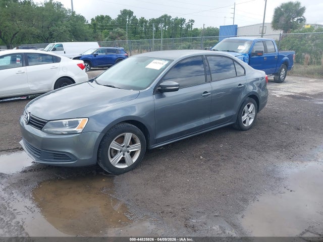 2014 Volkswagen Jetta 1.8t Se მანქანა იყიდება აუქციონზე, vin: 3VWD07AJ2EM281835, აუქციონის ნომერი: 44825926