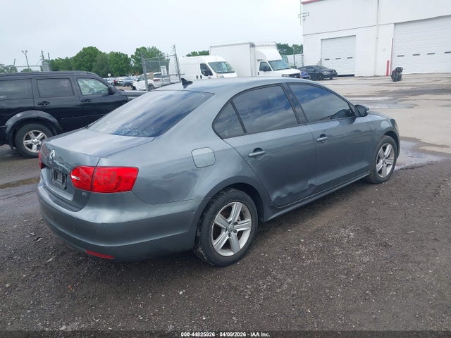 2014 Volkswagen Jetta 1.8t Se მანქანა იყიდება აუქციონზე, vin: 3VWD07AJ2EM281835, აუქციონის ნომერი: 44825926
