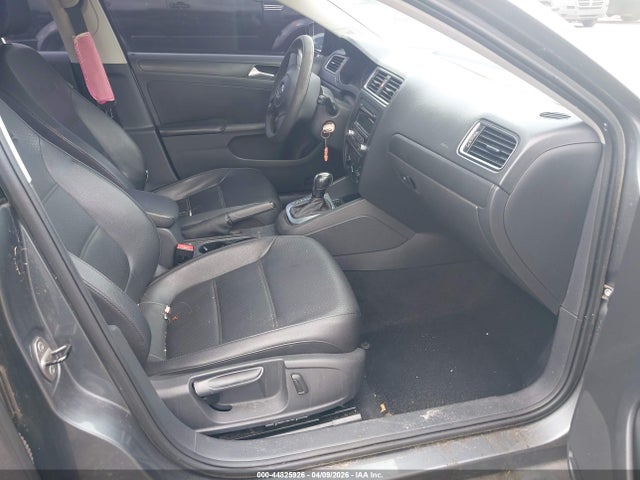2014 Volkswagen Jetta 1.8t Se მანქანა იყიდება აუქციონზე, vin: 3VWD07AJ2EM281835, აუქციონის ნომერი: 44825926