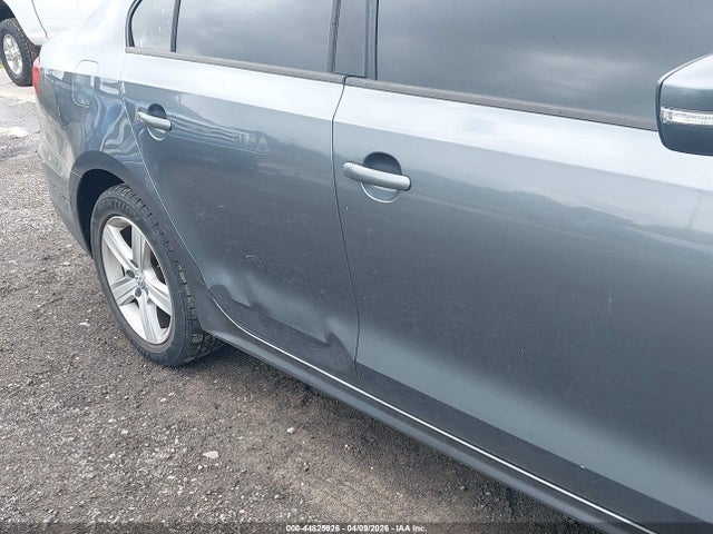 2014 Volkswagen Jetta 1.8t Se მანქანა იყიდება აუქციონზე, vin: 3VWD07AJ2EM281835, აუქციონის ნომერი: 44825926