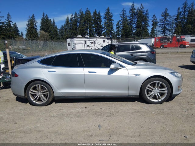 Продаж на аукціоні авто 2013 Tesla Model S, vin: 5YJSA1AC2DFP10738, номер лоту: 44825929