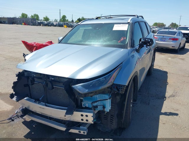 Toyota Highlander Xle 2023 5TDKDRBH2PS017362 Image 2
