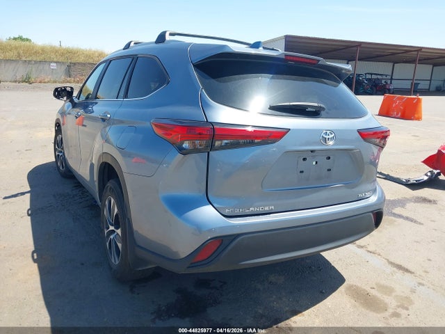 Toyota Highlander Xle 2023 5TDKDRBH2PS017362 Image 3