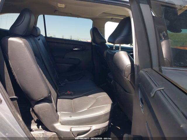 Toyota Highlander Xle 2023 5TDKDRBH2PS017362 Image 8